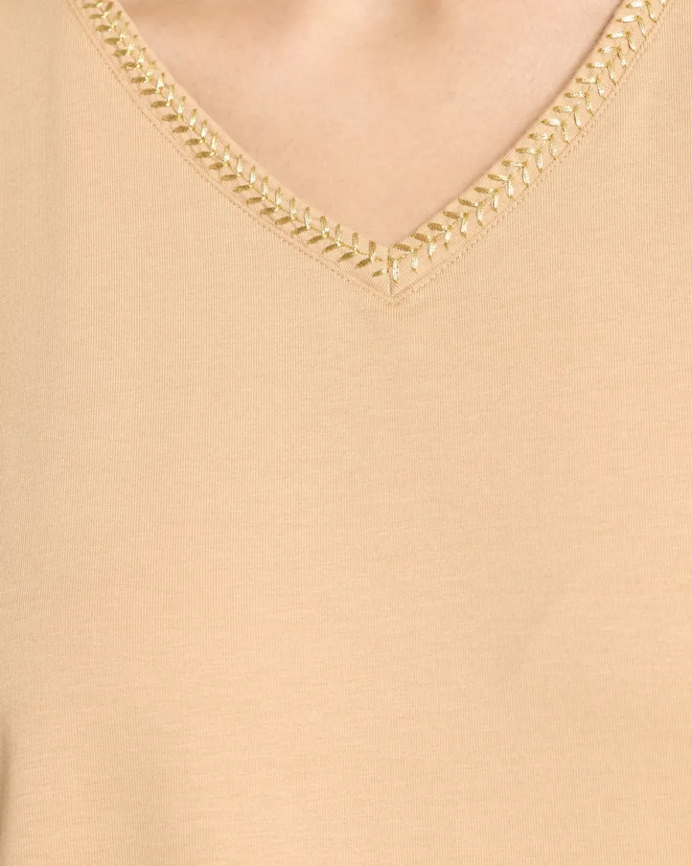 Basic Shirt mit Stickerei