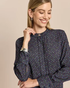 Bluse mit Kontrast