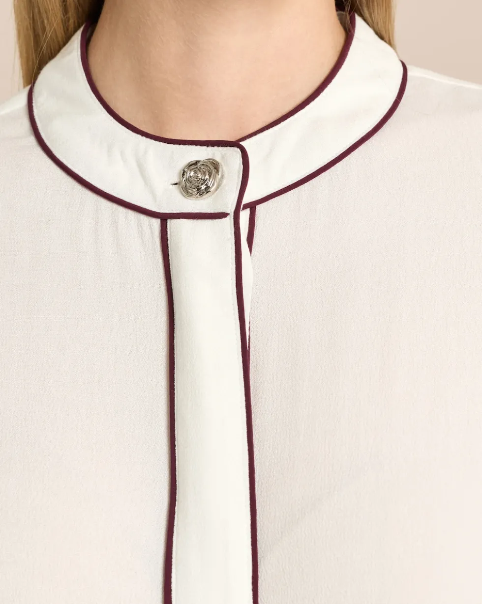 Bluse mit Kontrast