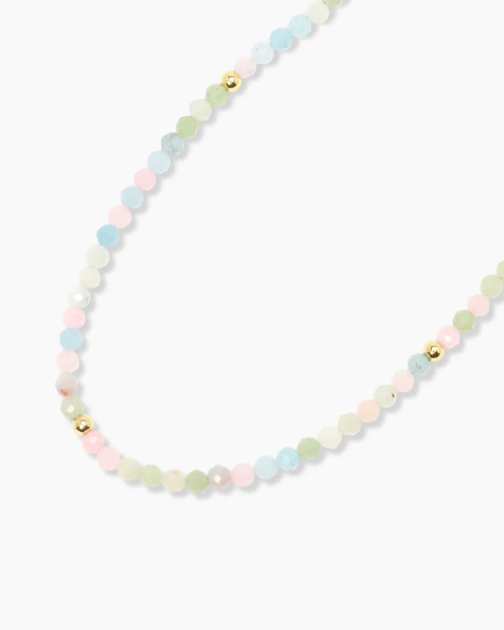 Collier mit Edelsteinen