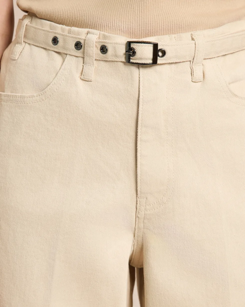 Color Denim mit Gürtel