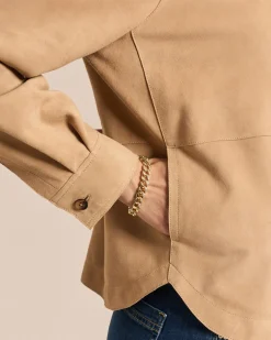 Hemd aus Veloursleder mit Details
