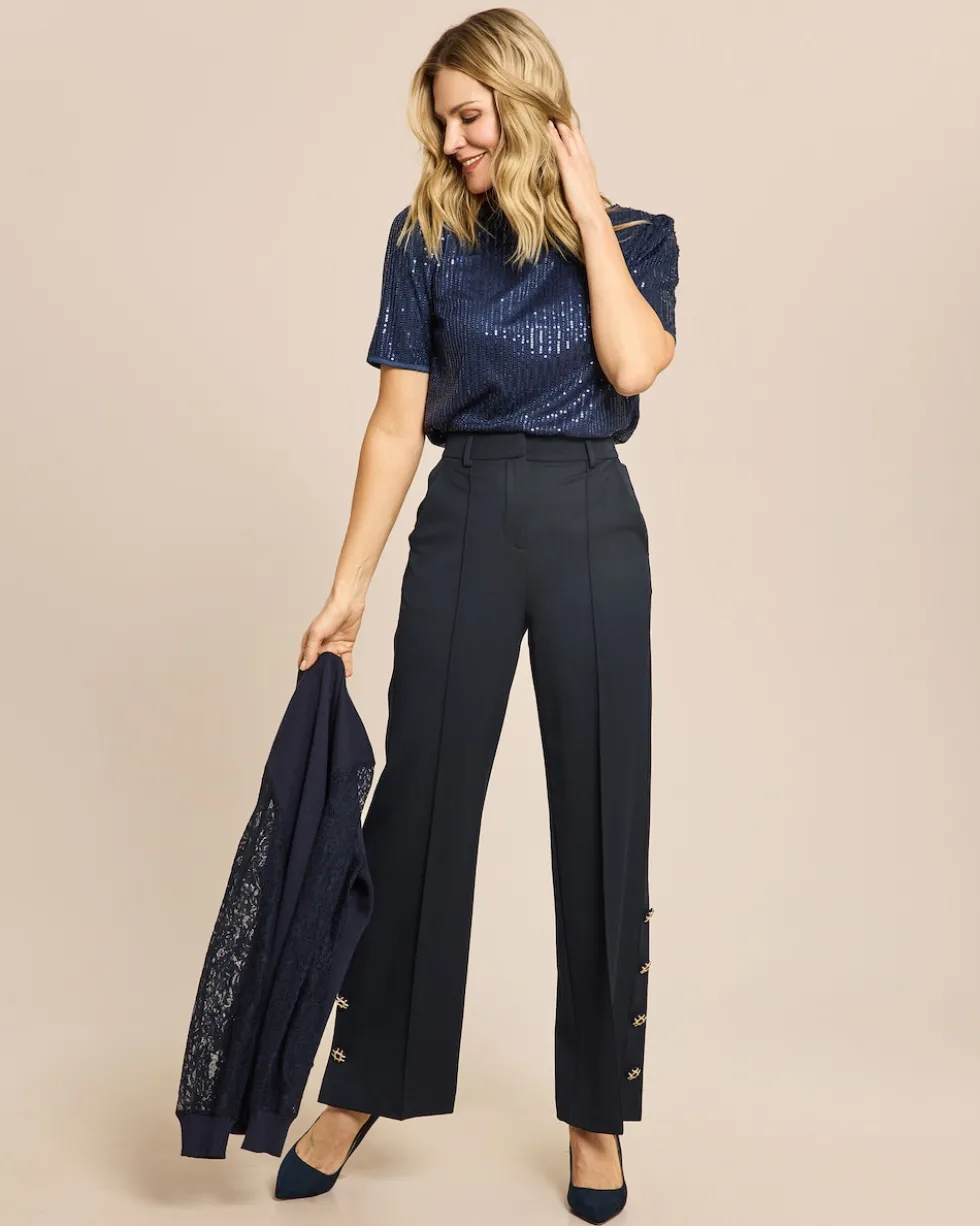 Hose mit Knopfdetails