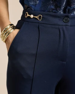 Hose mit Zierelement