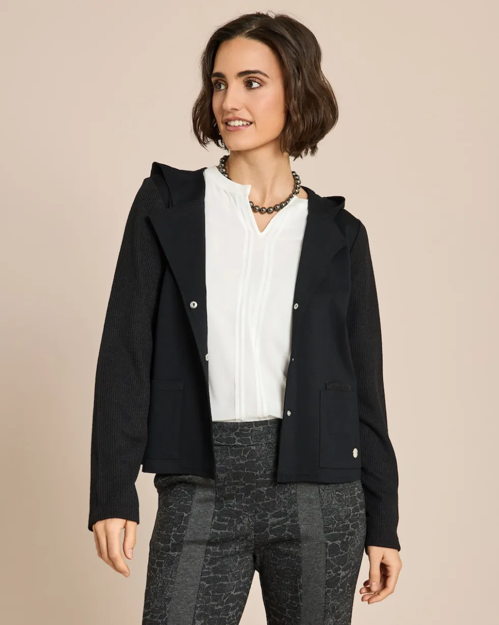 Jacke mit Reversdetail und Kapuze