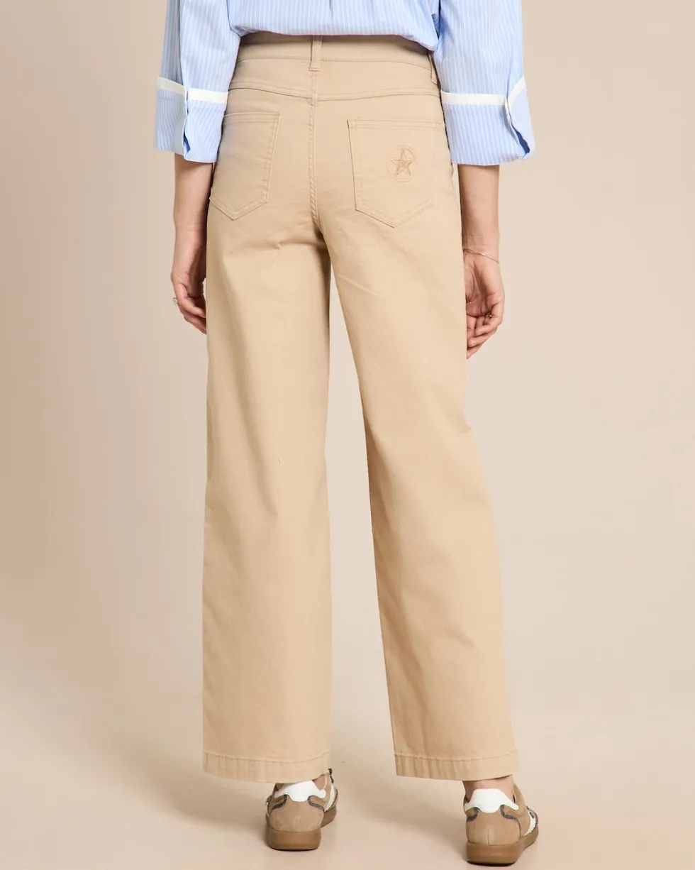 Jeanshose weiter Beinverlauf