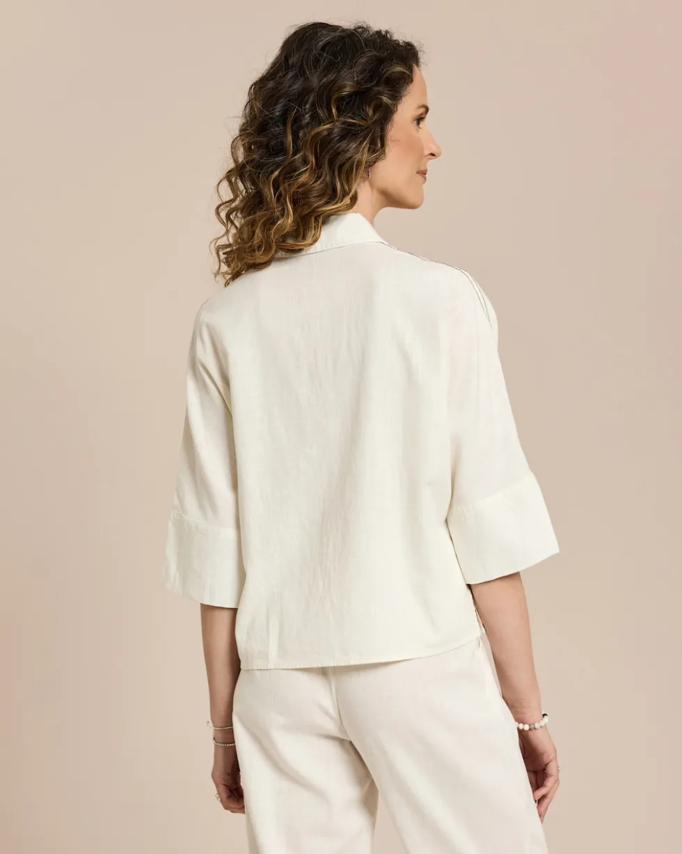 Leinen-Bluse mit Schmuckkette
