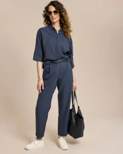 Leinen-Bluse mit Schmuckkette
