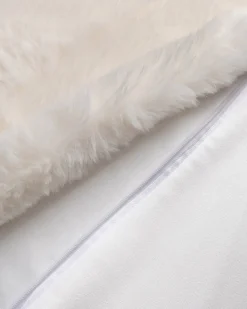 Loungepouf in Kaninchenfell-Optik