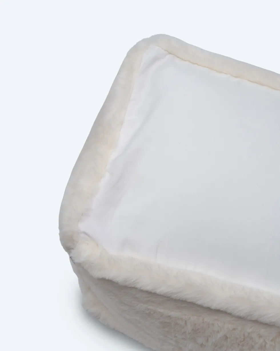 Loungepouf in Kaninchenfell-Optik