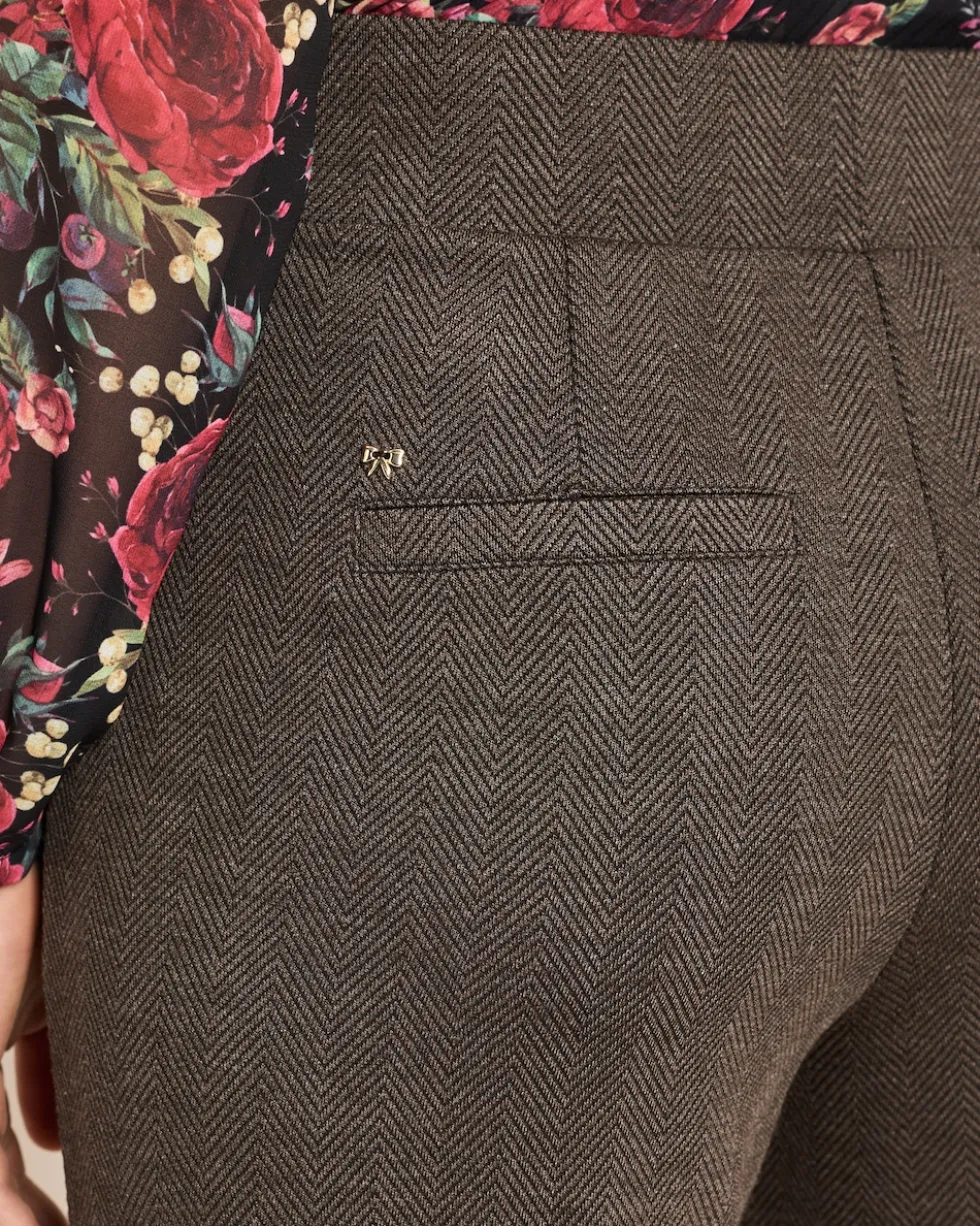Marlenehose aus Strukturstoff