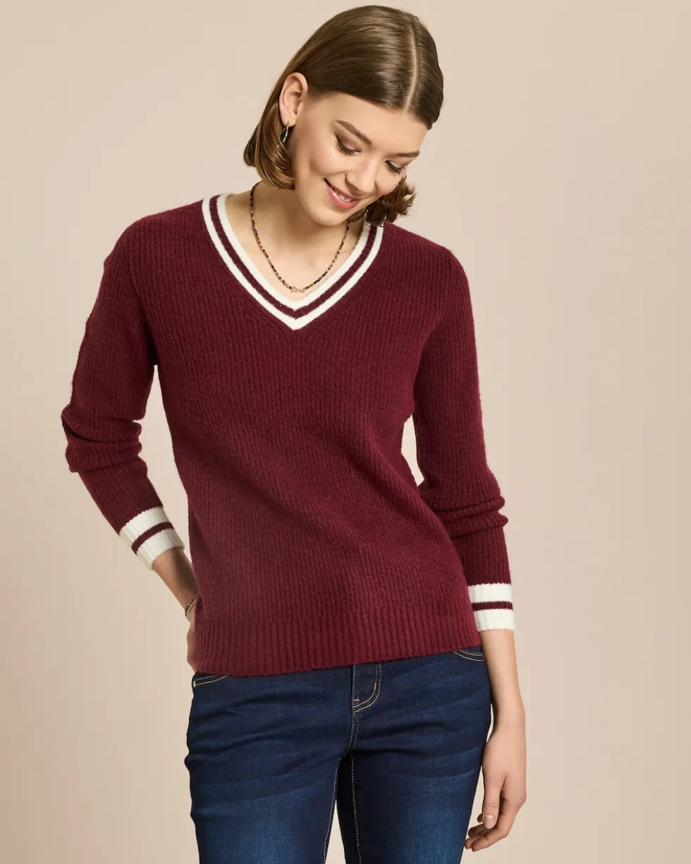 Pullover im College Look