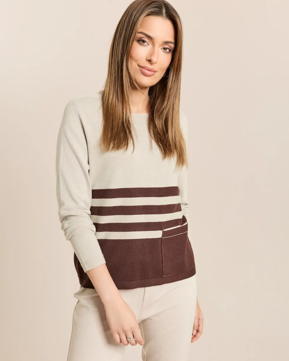 Pullover mit aufgesetzter Tasche