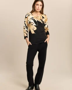 Pullover mit Blumenschulter