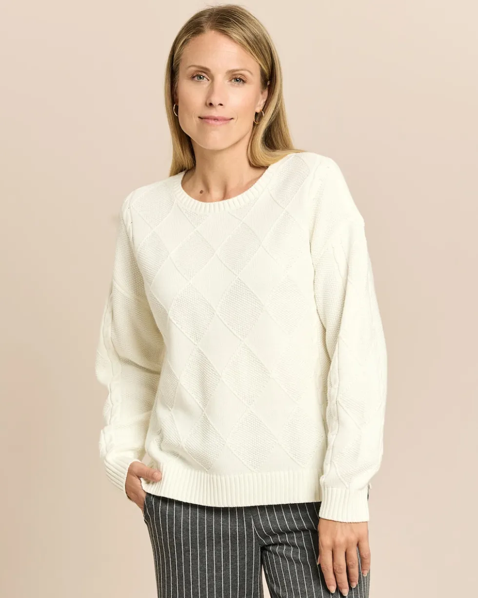 Pullover mit Rauten-Zopf-Muster
