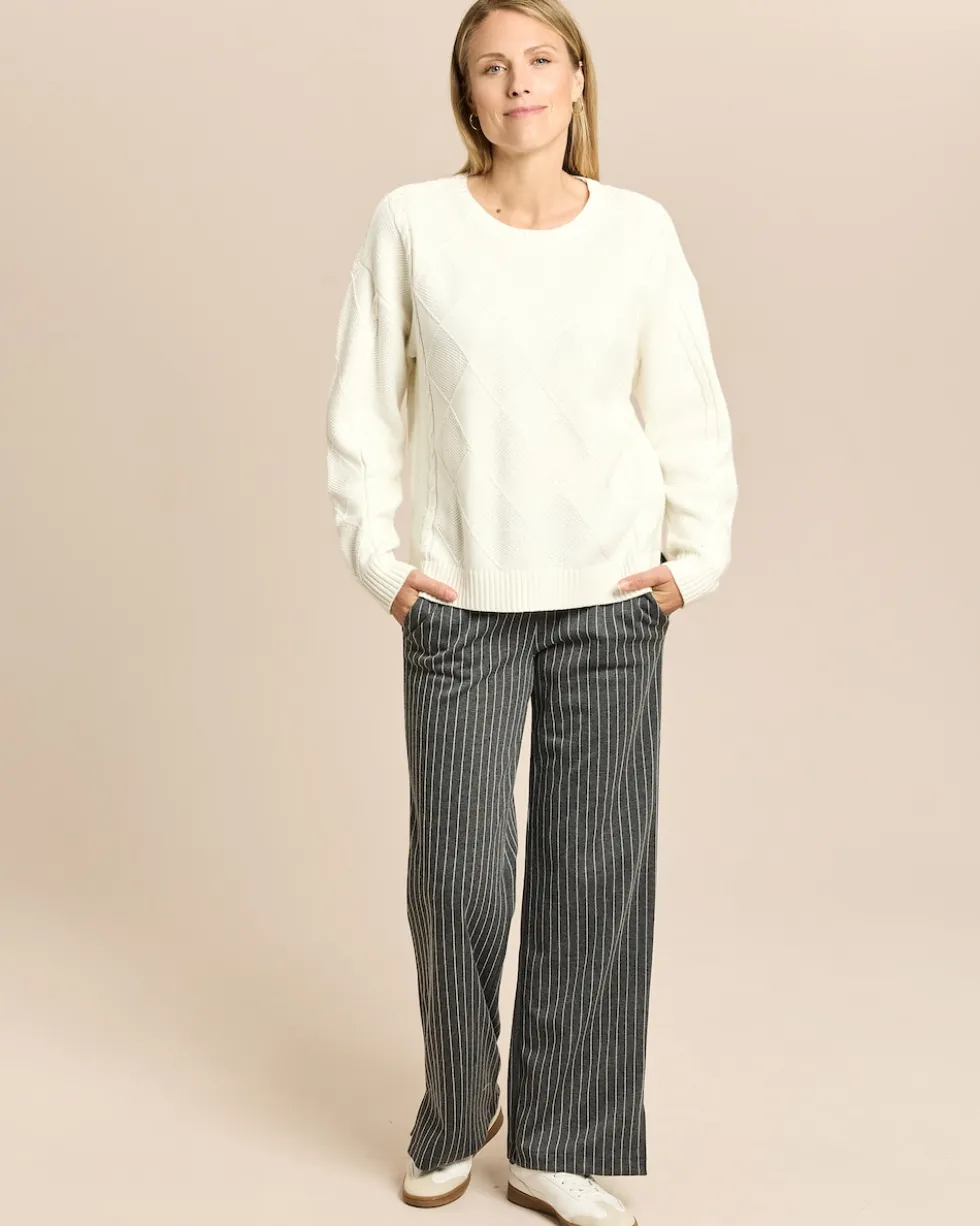 Pullover mit Rauten-Zopf-Muster