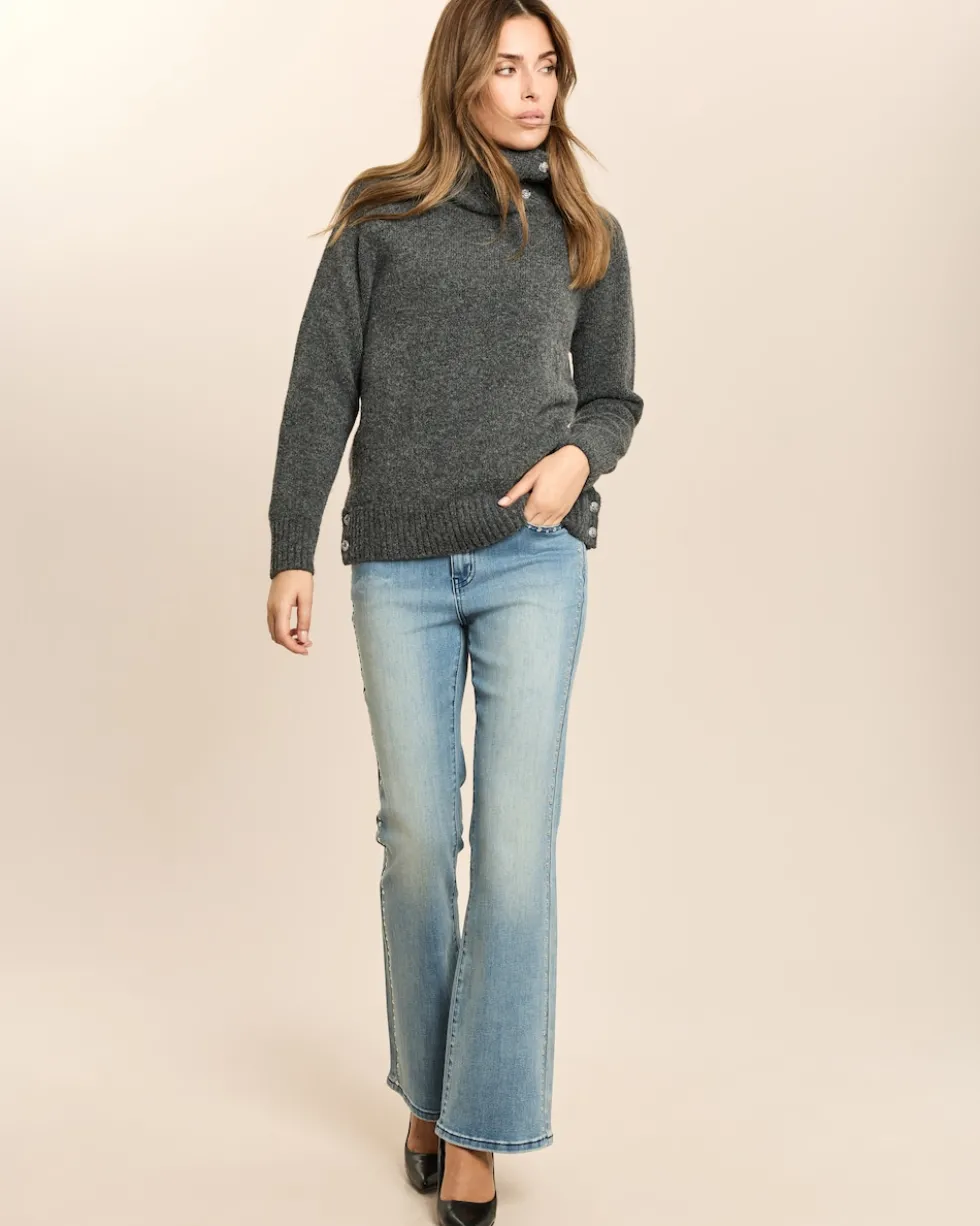 Pullover mit Stehkragen und Knöpfen