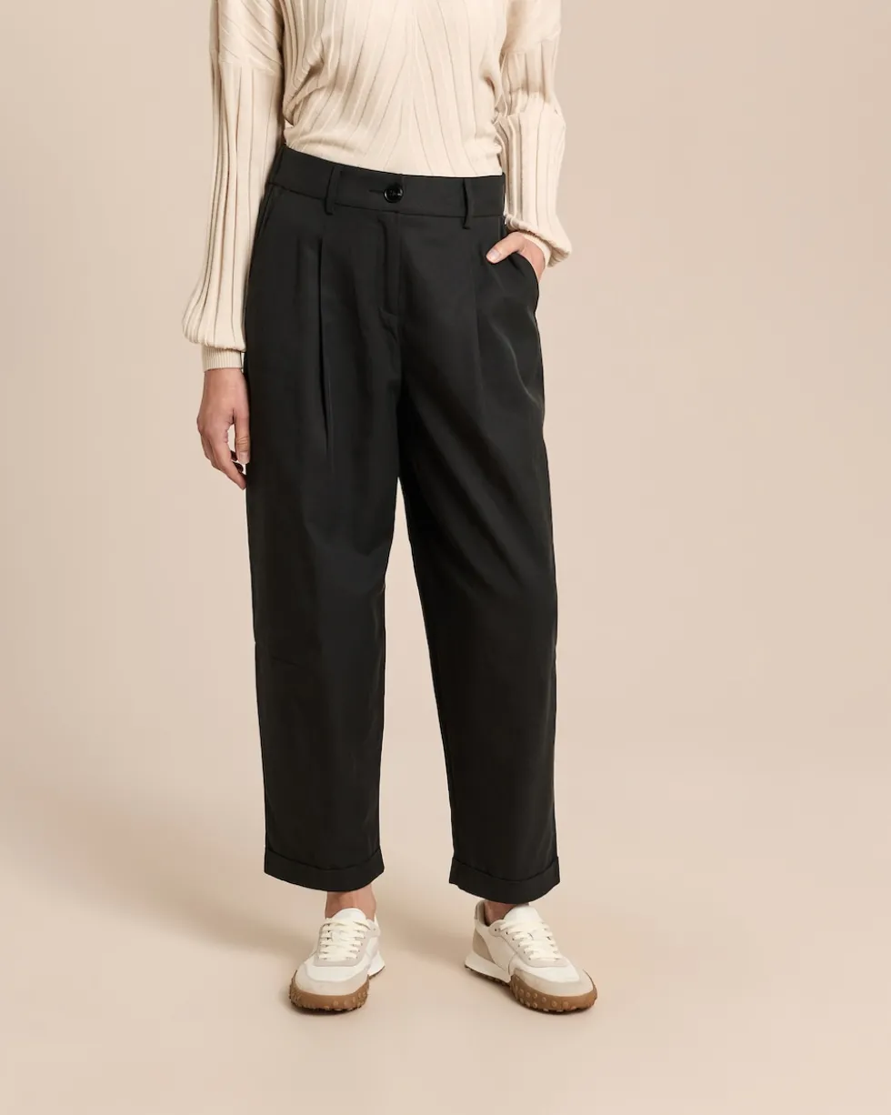Relaxed Fit Hose