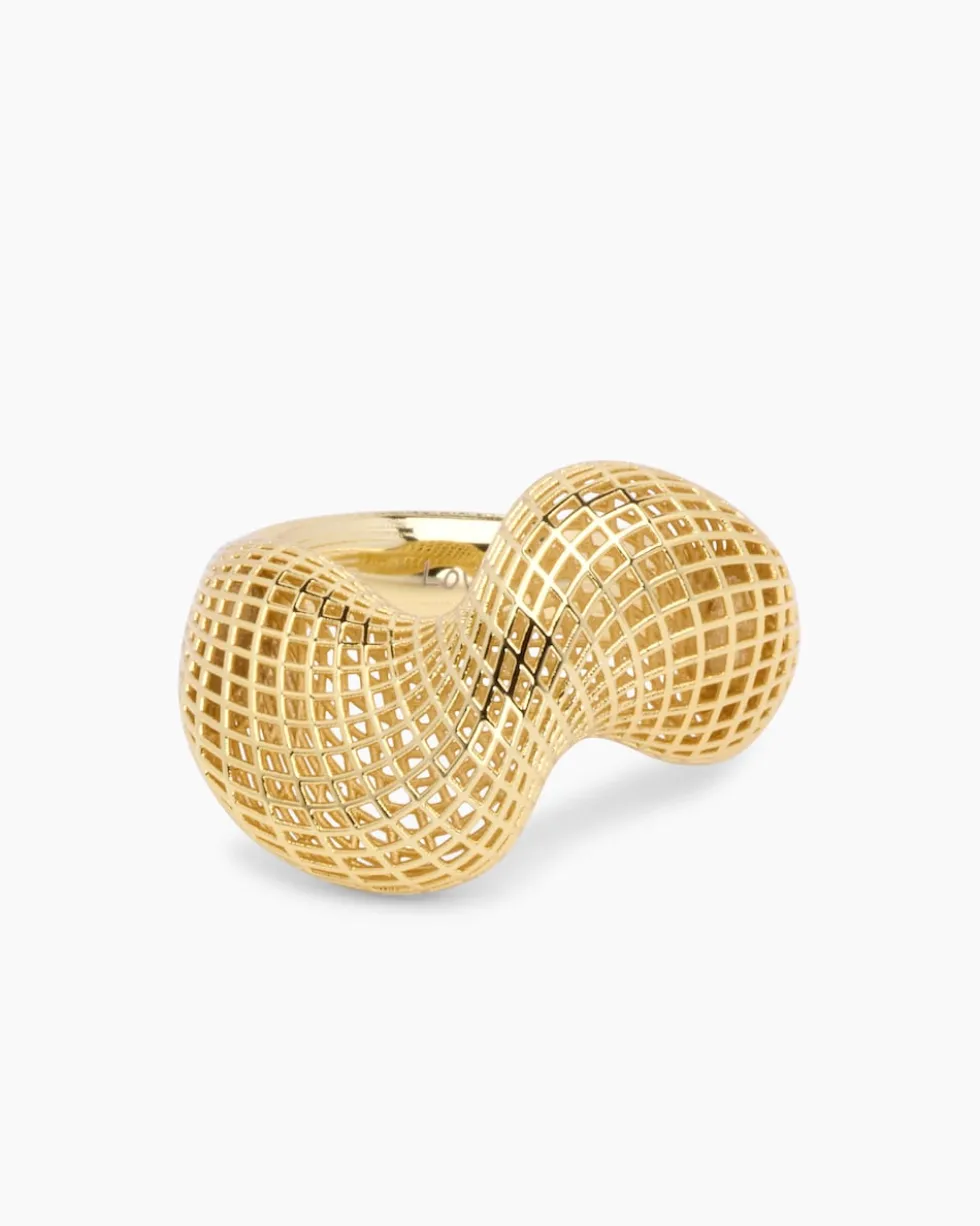 Ring im modischen Design