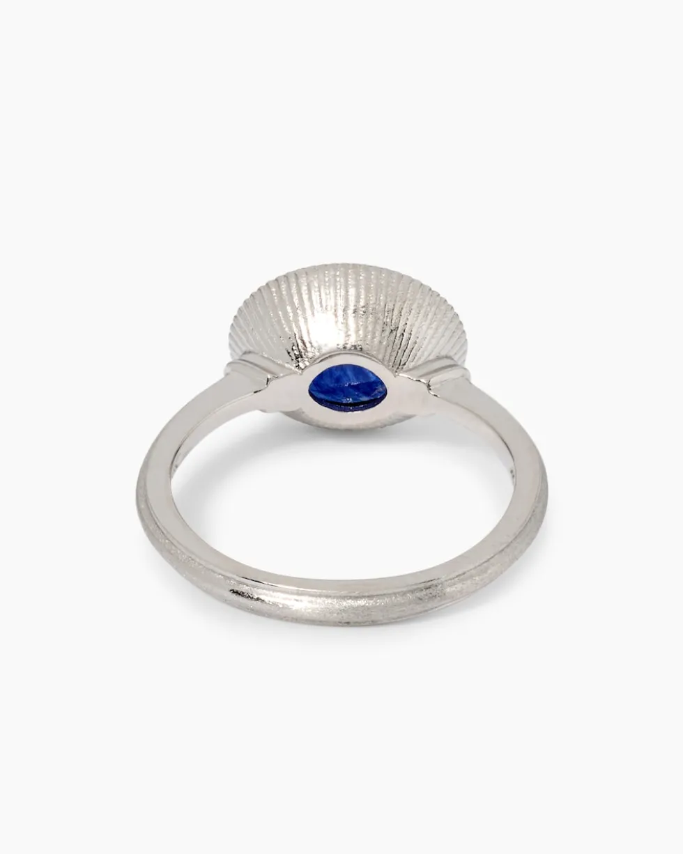 Ring mit Saphir