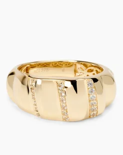 Ring mit Saphir