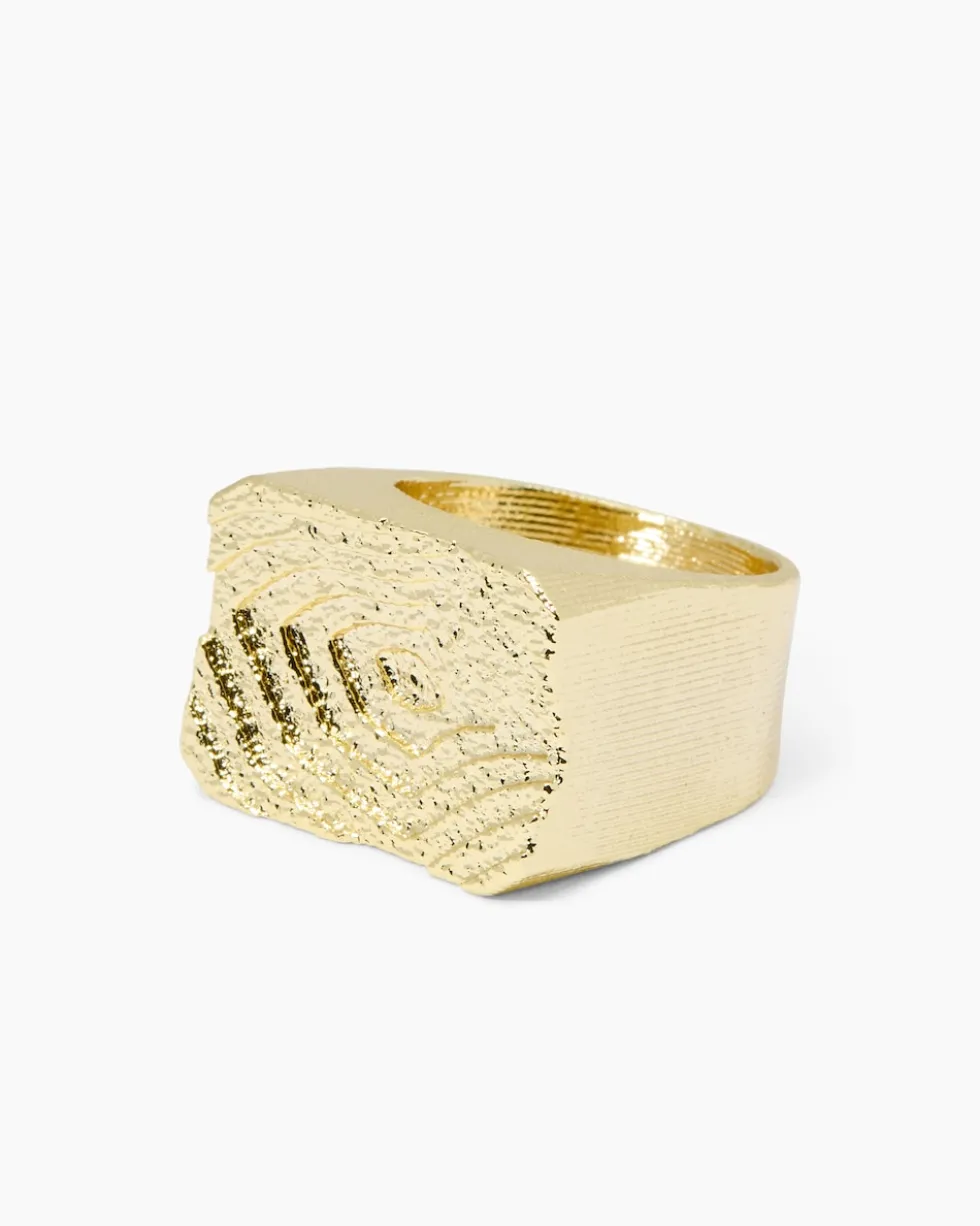 Ring mit strukturierter Oberfläche