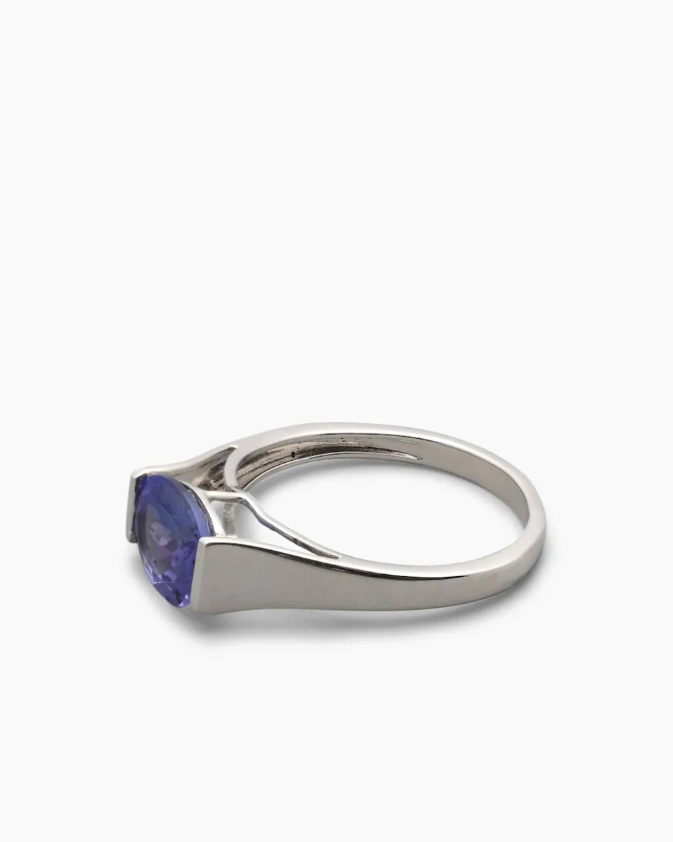 Ring mit Tansanit AAAA+