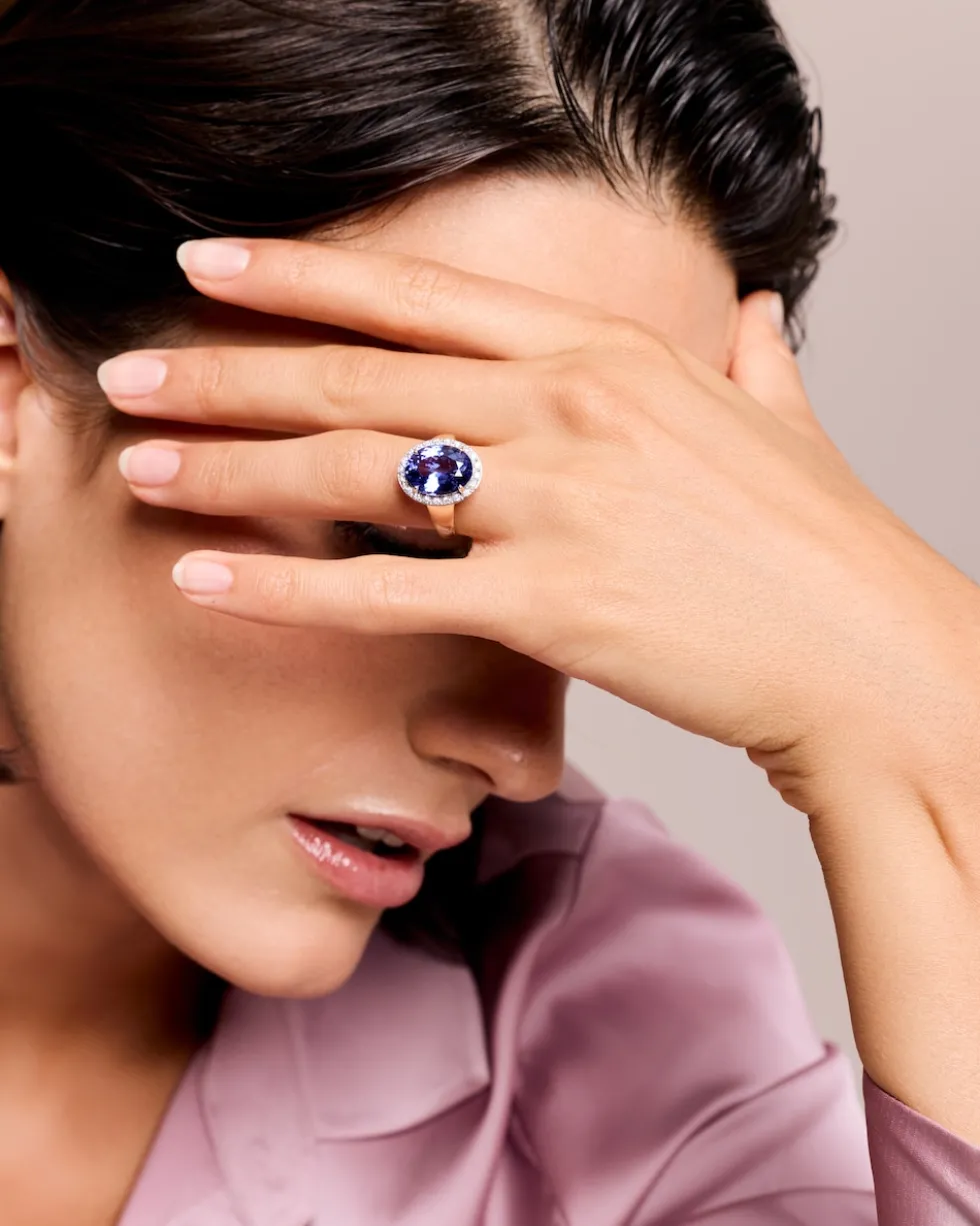 Ring mit Tansanit AAAAA und Brillanten