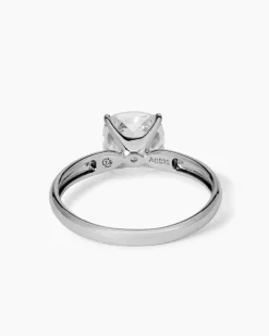Ring mit Zirkonia oder Spinell