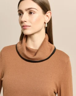 Rollkragenpullover mit Kunstleder