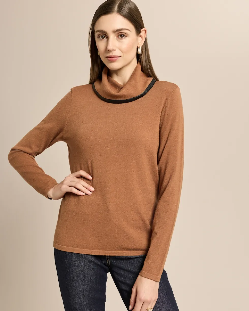 Rollkragenpullover mit Kunstleder