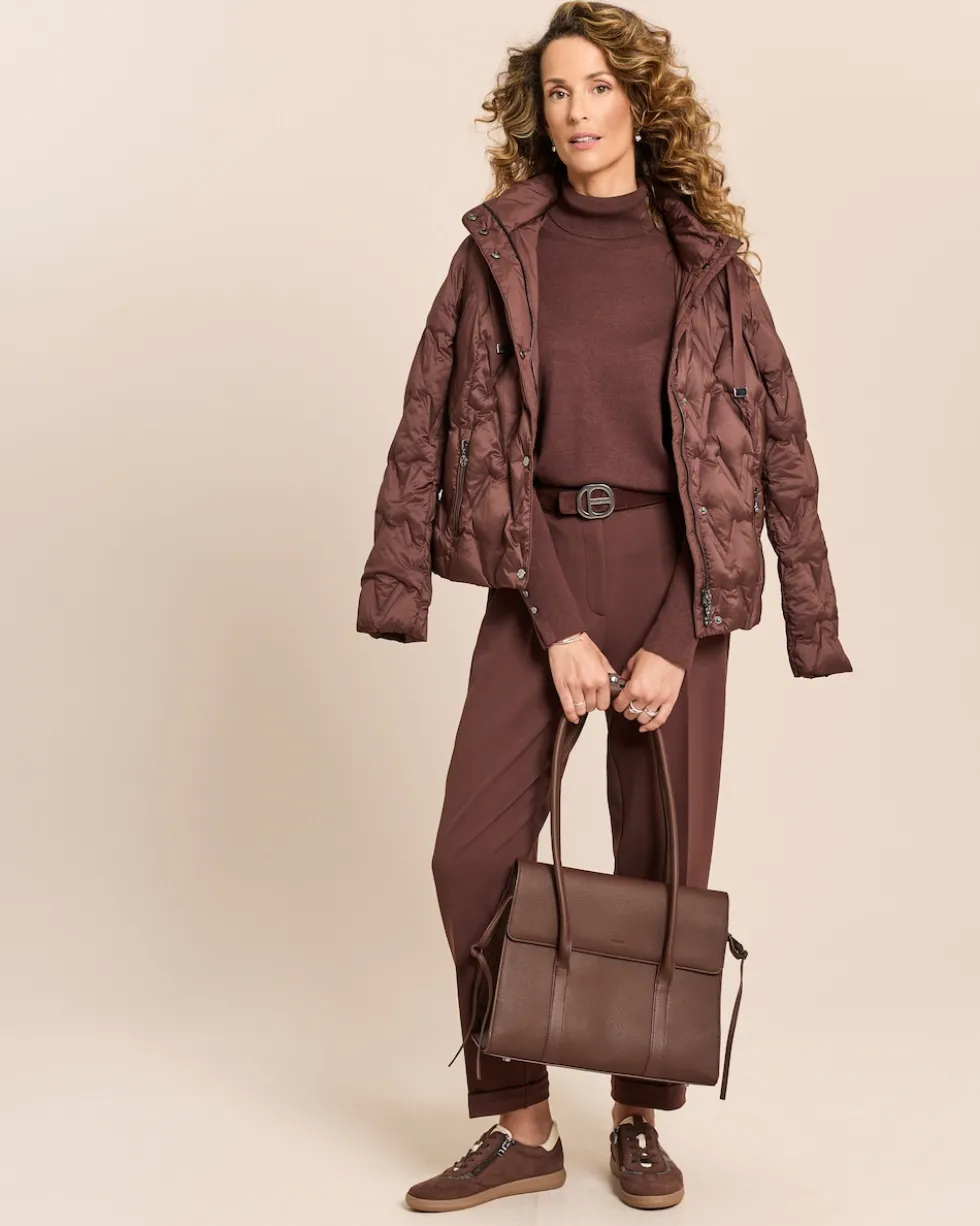 Rollkragenpullover mit Schlitz am Arm