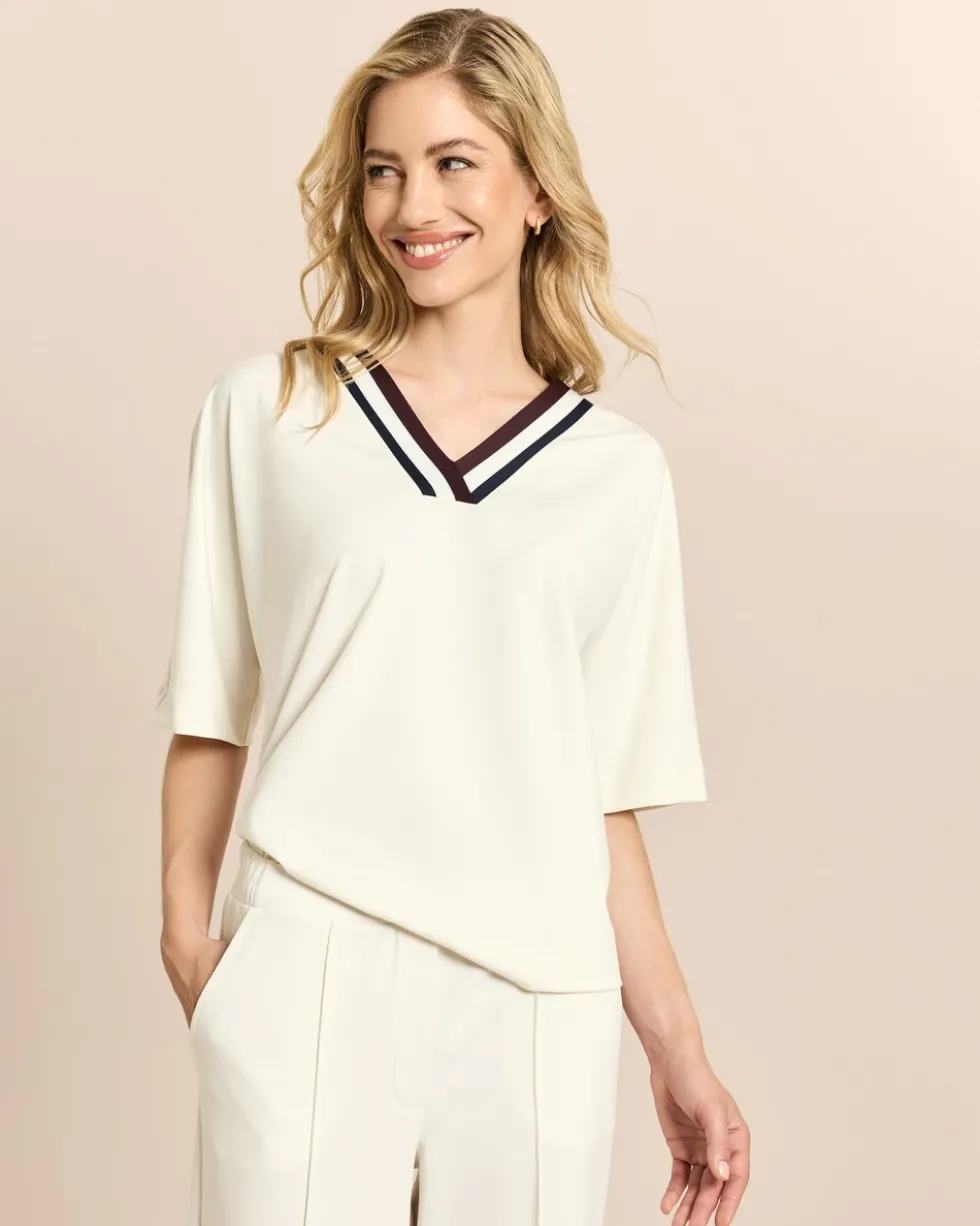 Shirt mit dekorativem Tape