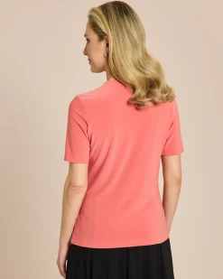 Shirt mit Kettendeko am Ausschnitt