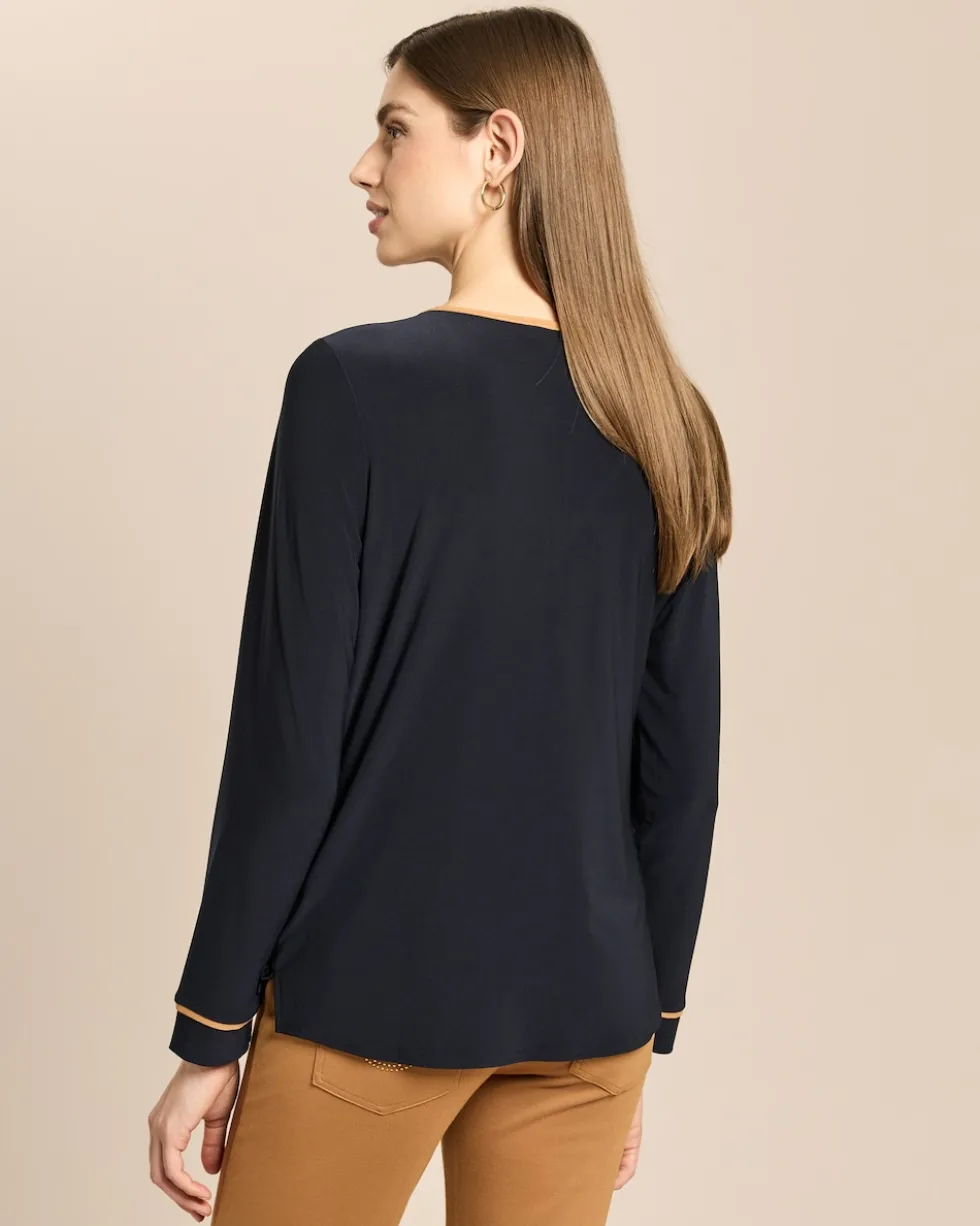 Shirt mit Paspelierung und Schlitz