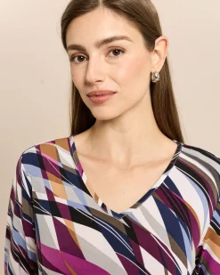 Shirt mit Schräg-Wellen-Druck und V-Ausschnitt