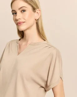 Shirt mit Zierleisten