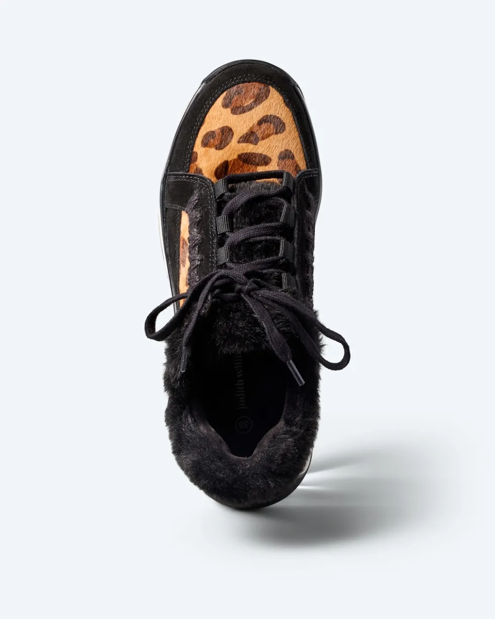 Sneaker mit Felleinsatz