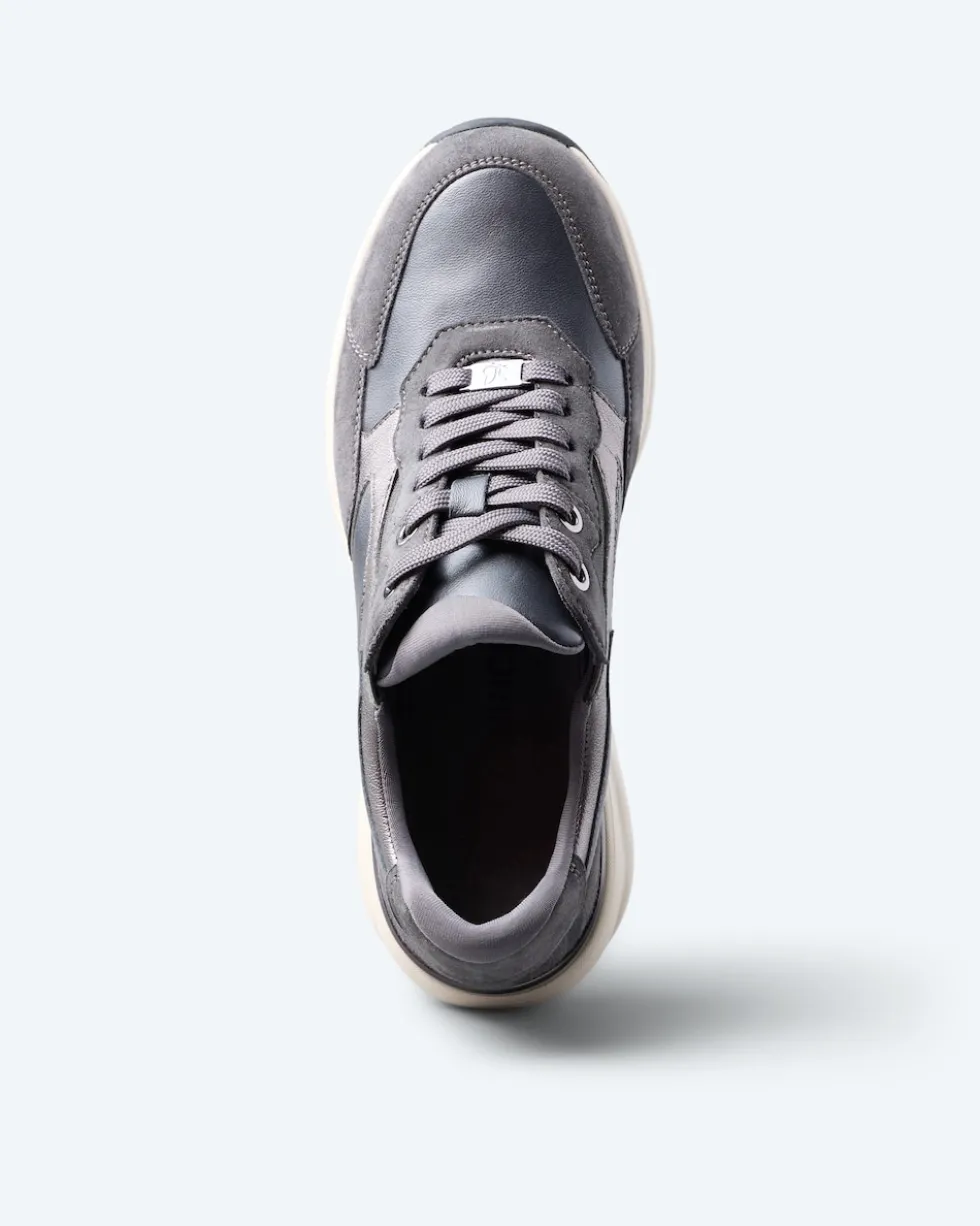 Sneaker mit Rollmotion Sohle