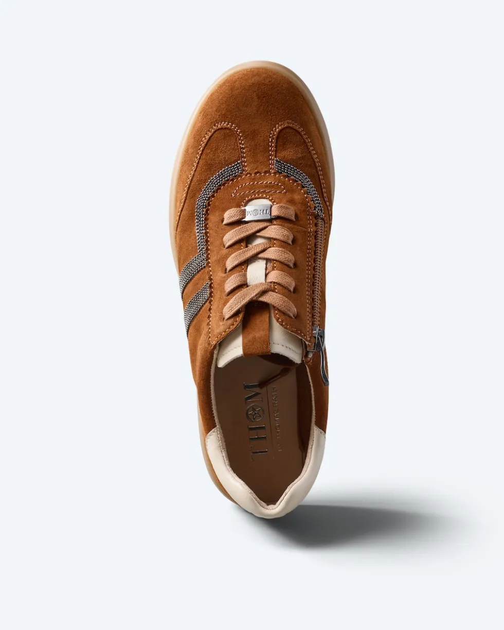 Sneaker mit Streifen