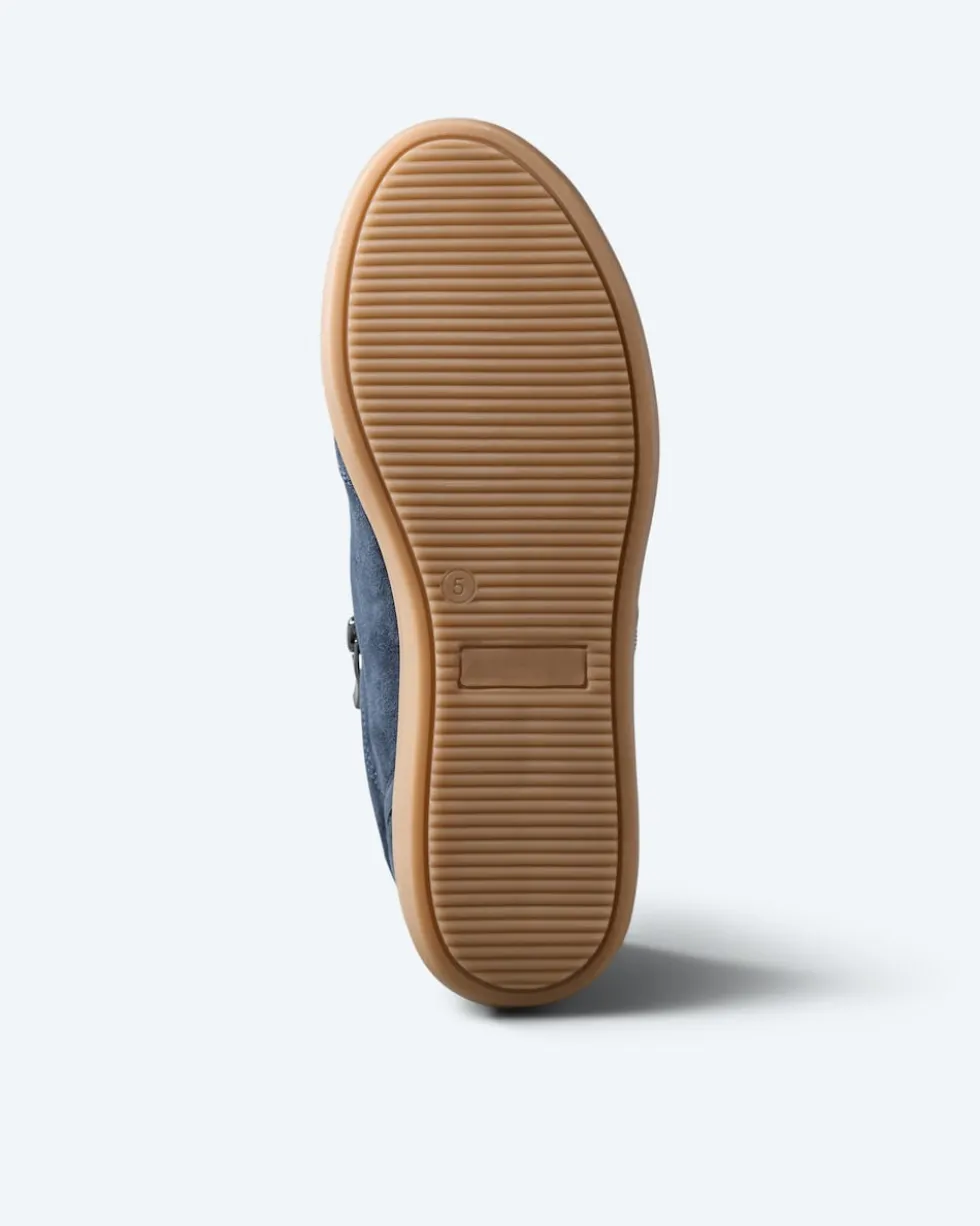 Sneaker mit Streifen