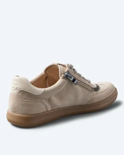 Sneaker mit Streifen