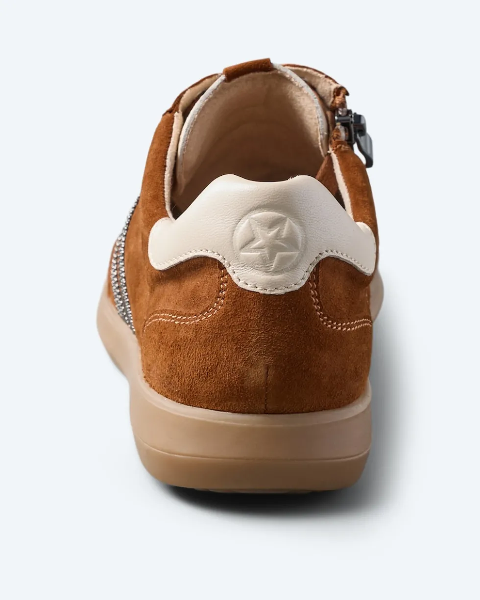 Sneaker mit Streifen