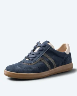 Sneaker mit Streifen