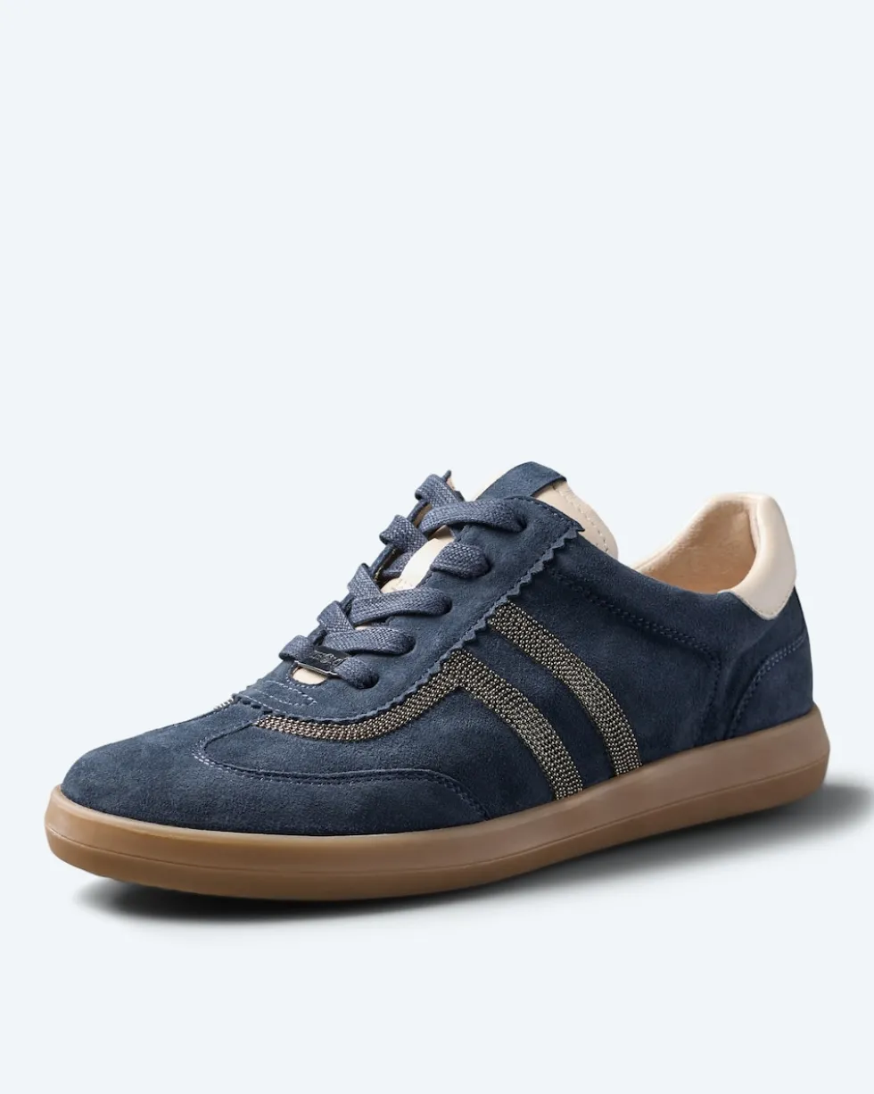 Sneaker mit Streifen