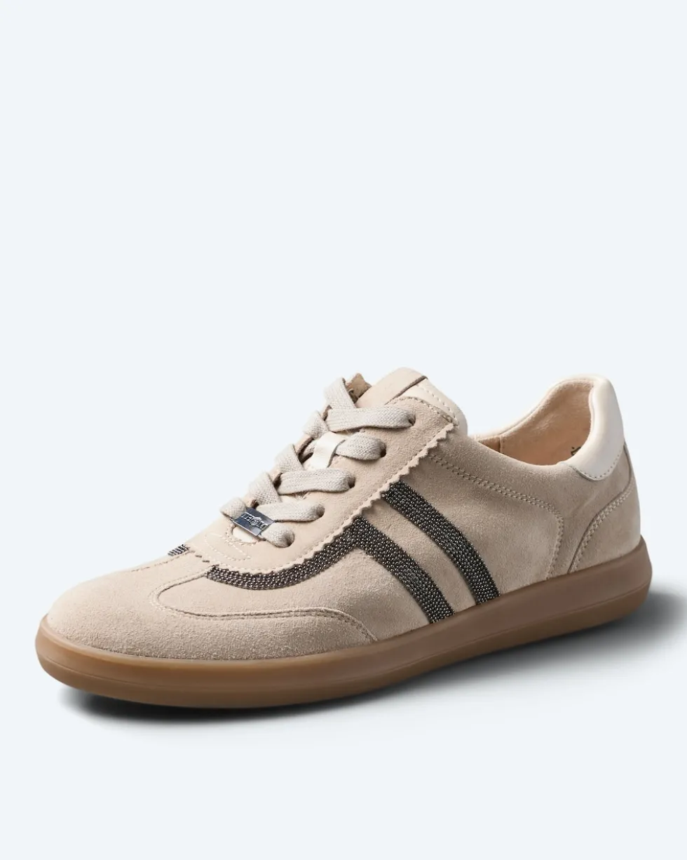 Sneaker mit Streifen