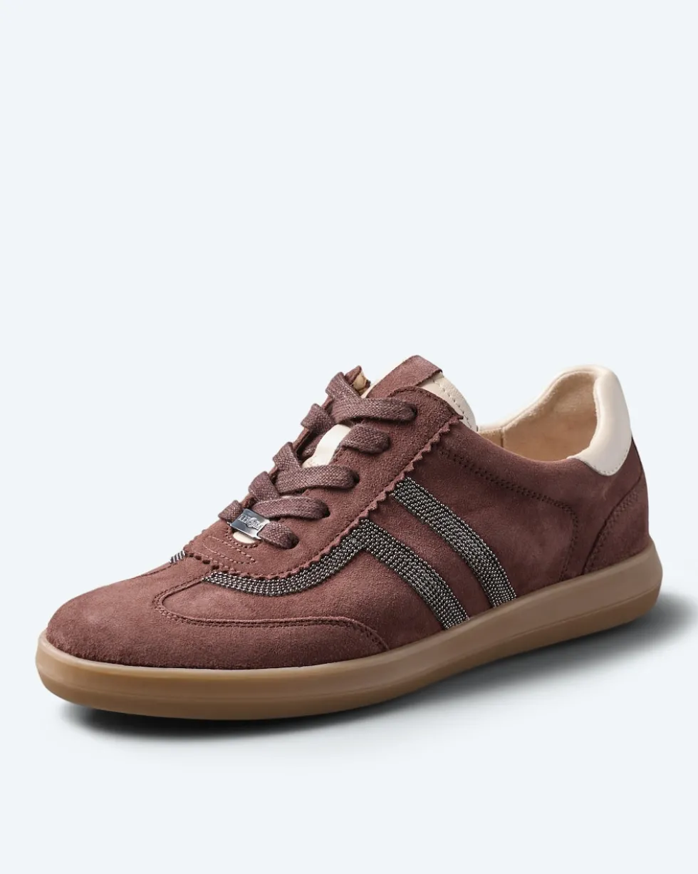 Sneaker mit Streifen