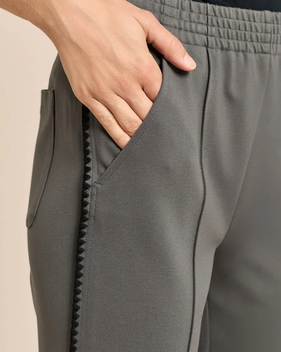 Straight Leg Hose mit Galonstreifen