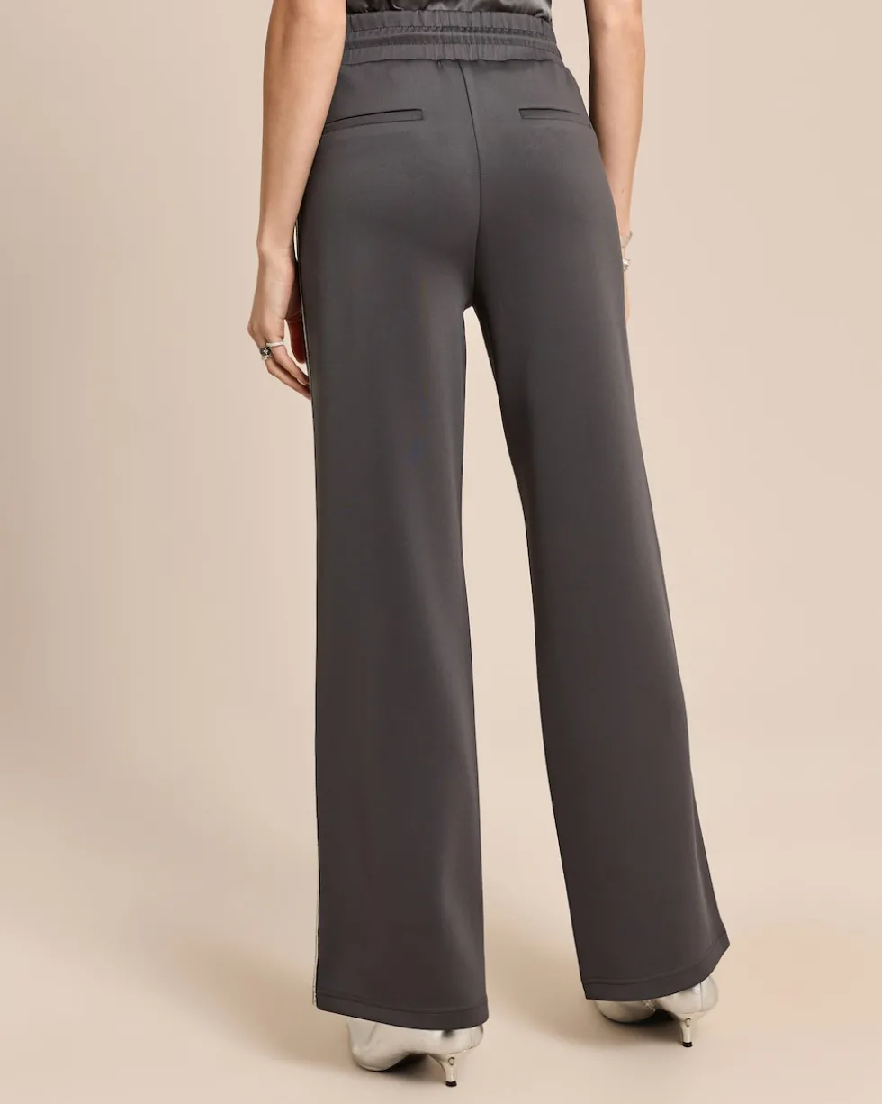 Straight Leg Hose mit Kontraststreifen