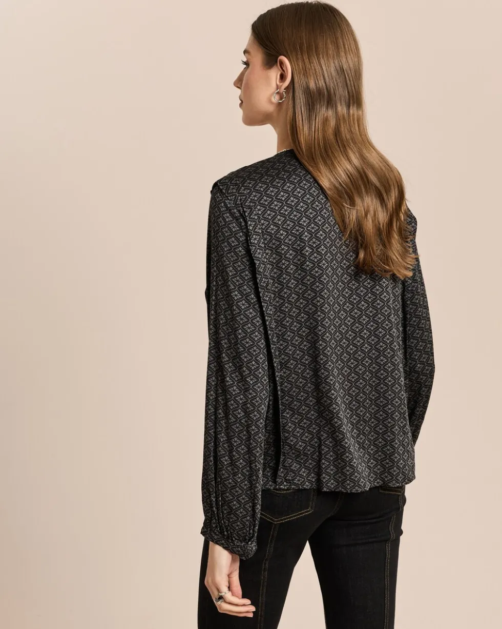 Viskosebluse mit V-Ausschnitt